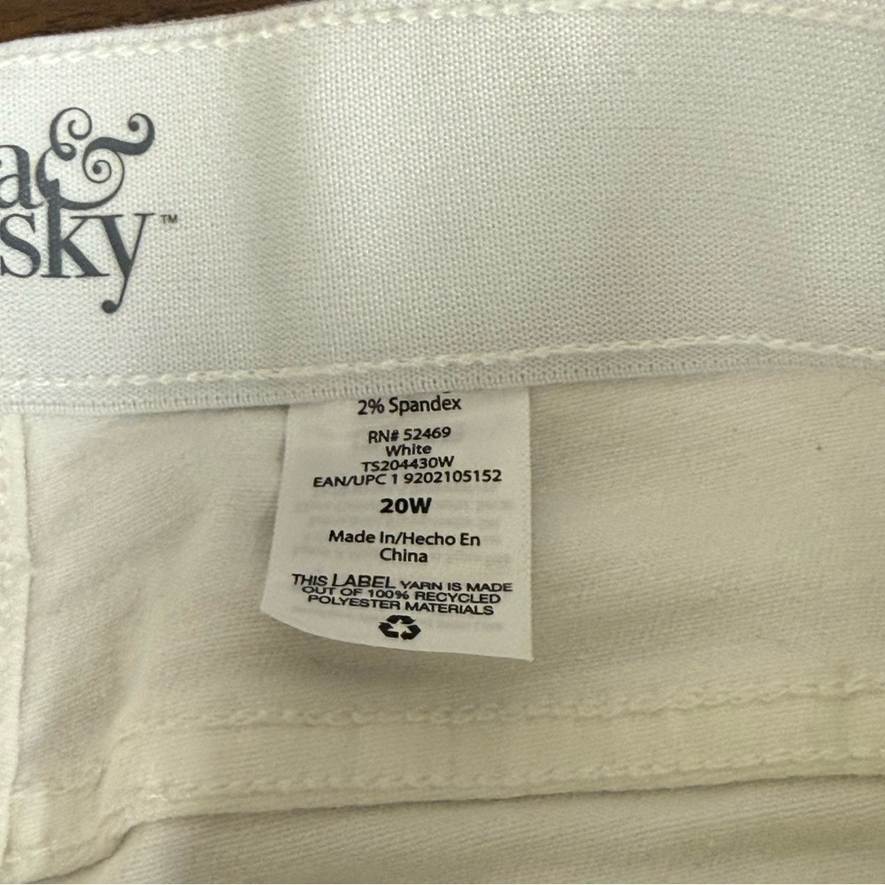 Terra & Sky Plus 20W White Distressed Capri Jeans Rolled Hem Summer Casual - Picture 5 of 7